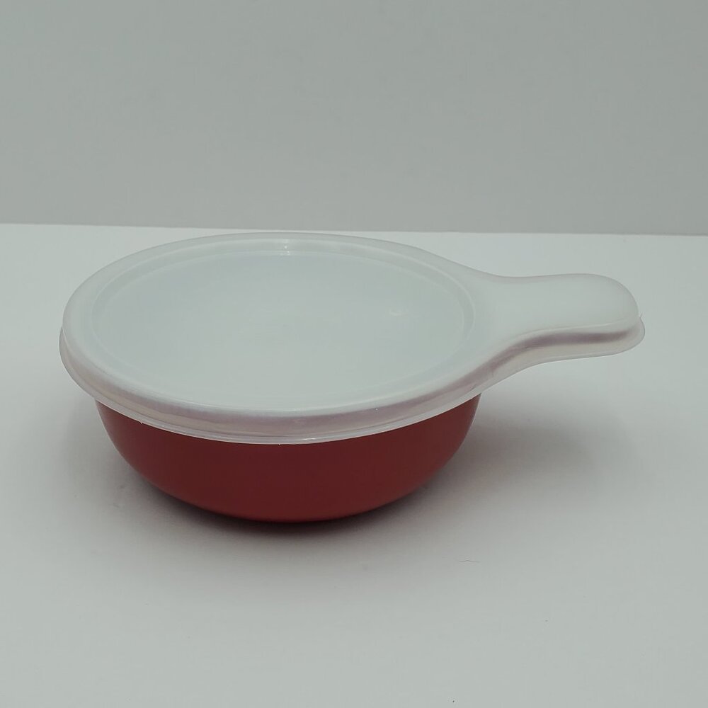 Housewares International Red White Handled Soup Cereal Bowl Plastic Lid